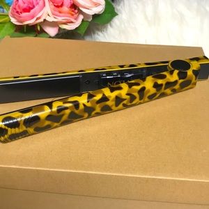 Revlon flat iron
